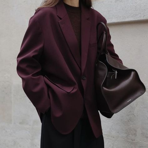 Annemiek Kessels on Instagram: "Burgundy" Burgundy Outfits For Women, Burgundy Clothes, Burgundy Outfits, Burgundy Aesthetic, Burgundy And Brown, Meeting Outfit, Cold Fashion, Burgundy Bag, Burgundy Outfit