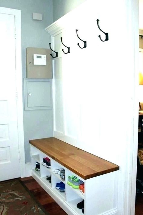 3 Ways to Repurpose Your Entryway Nook ~ Matchness.com Entry Hall Bench, Entry Coat Rack, Foyer Storage, Hallway Ideas Diy, Foyer Bench, Entrance Bench, Diy Entryway Bench, Entry Storage, Entryway Coat Rack