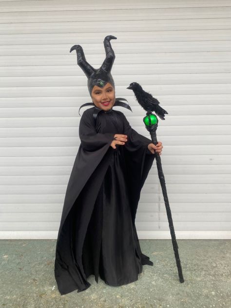 Maleficent Costume Kids, Kid Costume, Maleficent Costume, Diy Costumes Kids, Easy Costumes, Costume Diy, Halloween Fancy Dress, Creative Halloween Costumes, Halloween Looks