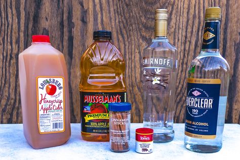 Apple Pie Drink Recipe With Everclear, Carmel Apple Pie Moonshine Recipe, Apple Pie Liquor Recipe, Homemade Brandy, Flavored Moonshine Recipes, Apple Pie Shots, Apple Pie Moonshine Drinks, Apple Pie Drink, Apple Pie Moonshine Recipe