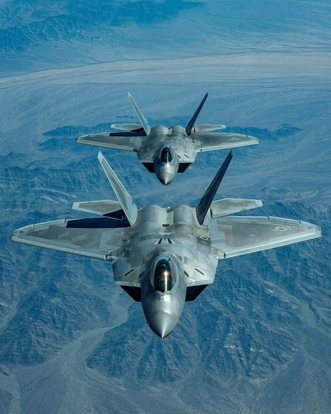 Photo Avion, Fighter Planes Jets, Jet Fighter Pilot, F 22 Raptor, Stealth Aircraft, Us Military Aircraft, F22 Raptor, Airplane Fighter, Lockheed Martin