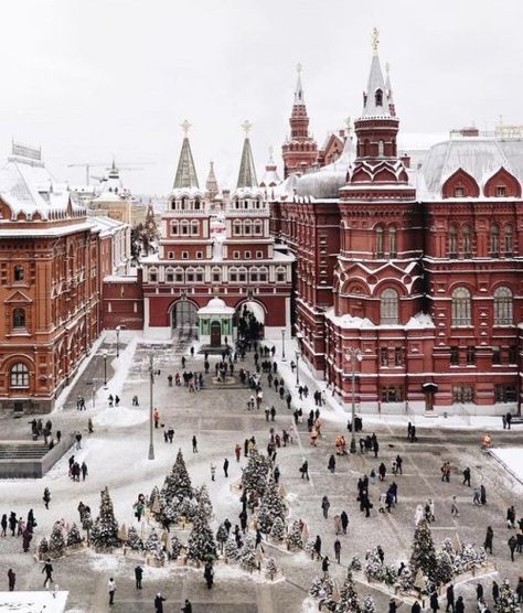 Downfall Aesthetic, Moscow Winter, Red Square Moscow, Moscow Red Square, Red Inspiration, Moscow Travel, Peru Travel Guide, Elegant Hotel, European Architecture