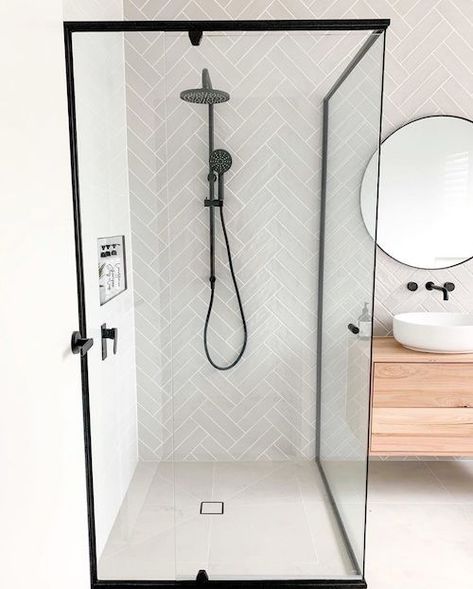 Herringbone Tile Bathroom, Small Bathroom Wallpaper, Patterned Bathroom Tiles, Main Bathroom Ideas, Bathroom Tile Inspiration, Small Bathroom Tiles, New House Bathroom, Bathroom Inspiration Decor, Upstairs Bathrooms