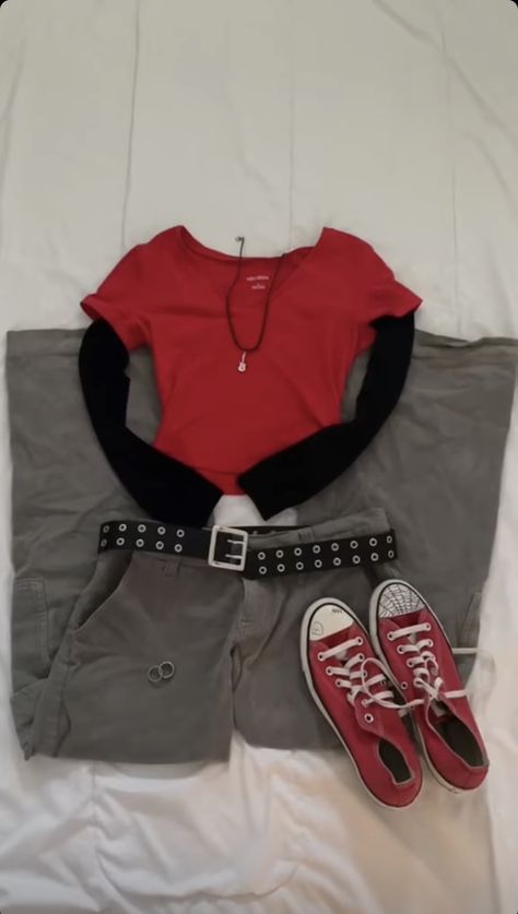 2000s Tomboy, Thrifted Outfit, Chola Style, Tiktok Outfits, Outfits Retro, Downtown Outfits, 2000s Outfits, Fred Weasley, Shoes Diy