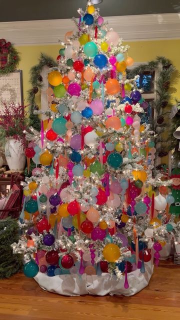 Bubble Tree, Colorful Christmas Decorations, Coastal Christmas Tree, Colourful Christmas, Rainbow Christmas, Gum Tree, Rainbows Christmas, Merry Bright Christmas, Xmas Trees