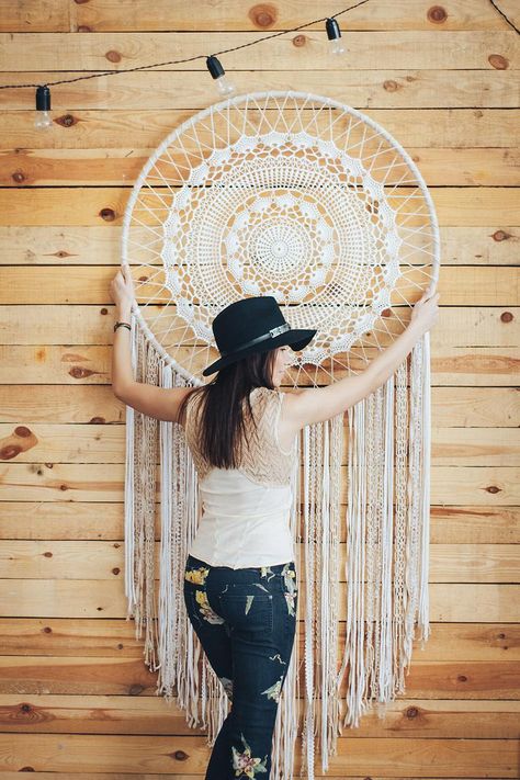 Mandala Dream Catcher, Giant Dream Catcher, Dreamcatcher Crochet, Big Dream Catchers, Dream Catcher Gifts, Lace Dream Catchers, Boho Dream Catcher, Boho Dorm, Dream Catcher Wall Hanging