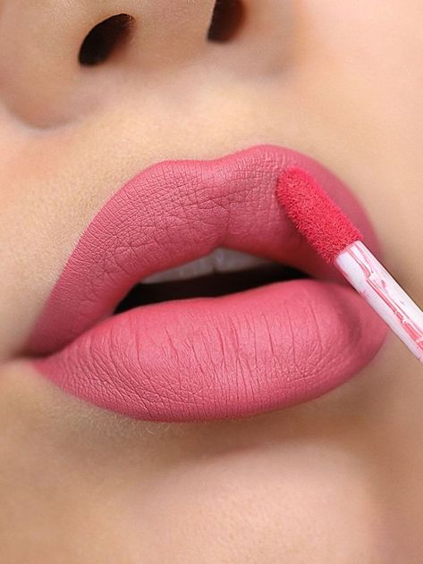 Lipstick Nails Shape, Bold Lipstick Makeup, Pretty Lipstick Colors, Pink Matte Lipstick, Matte Lipstick Shades, Matte Lipstick Colors, Light Lipstick, Shiny Lipstick, Lipstick Tutorial