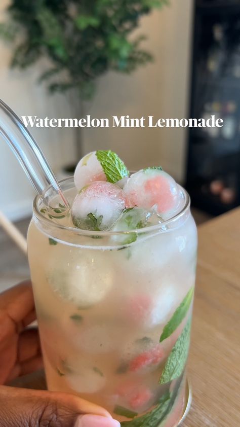 Watermelon Mint Lemonade, Copycat Chick Fil A, Iced Drinks Recipes, Drink Recipes Nonalcoholic, Watermelon Mint, Refreshing Drinks Recipes, Homemade Drinks, Healthy Drinks Recipes, Mocktail Recipe