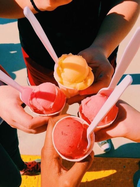 VSCO - happiivibes 여름 스타일, Ice Cream Cones, Deilig Mat, Summer Goals, Summer Plans, Garden Care, Summer Pictures, Aesthetic Food, Summer Aesthetic