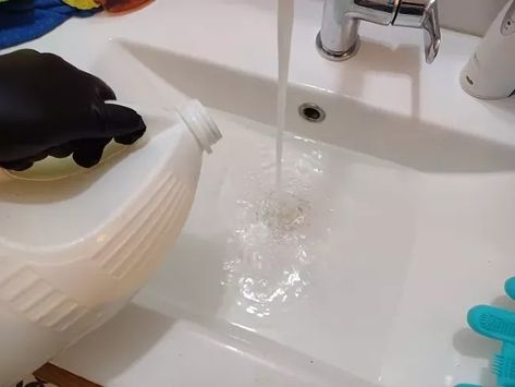 Learn how to whiten a porcelain sink using Clorox bleach. Follow these simple steps to make your sink shine and look brand new. How To Clean White Porcelain Sink, Clean White Sink, Whiten White Clothes, Dishwasher Rinse Aid, Porcelain Bathroom Sink, Clorox Bleach, Bleach Water, Marble Showers, How Do You Clean