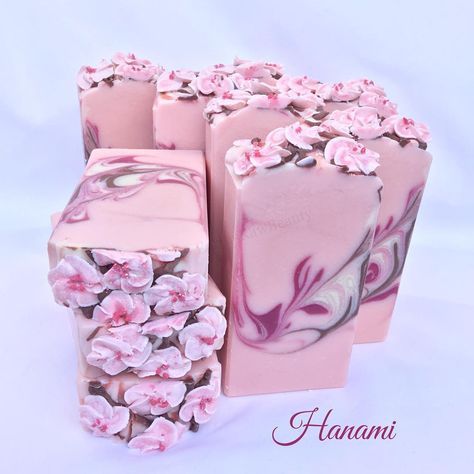 The cut of Hanami, goat milk soap scented with cherry blossom. Cute Soap Ideas, Bath Soap Homemade, Soap With Flowers, Soap With Flowers On Top, Soap Design Ideas, Cherry Blossom Soap, Savon Diy, Săpunuri Handmade, Handmade Soap Recipes