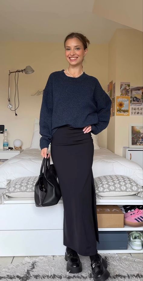 Simple Dressed Up Outfits, Fall Outfit Work Casual, Outfit With Black Pencil Skirt, Autumn Skirts Outfit, Long Black Skirt Autumn Outfit, Maxi Winter Skirt, Formal Midi Skirt Outfit, Maxi Skirt Outfit Winter Aesthetic, Skirt Sweater Combo