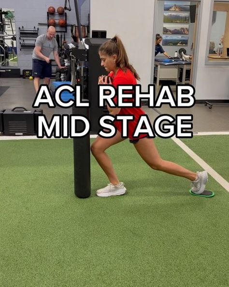 Dr. Wesley Wang, PT, DPT on Instagram: "💥𝐀𝐂𝐋 𝐑𝐞𝐡𝐚𝐛 - 𝐌𝐢𝐝 𝐒𝐭𝐚𝐠𝐞💥 👉 𝐅𝐑𝐄𝐄 𝐀𝐂�𝐋 𝐑𝐞𝐭𝐮𝐫𝐧 𝐓𝐨 𝐒𝐩𝐨𝐫𝐭 𝐆𝐮𝐢𝐝𝐞 - 𝟖 𝐂𝐫𝐢𝐭𝐢𝐜𝐚𝐥 𝐊𝐞𝐲𝐬 𝐓𝐨 𝐒𝐀𝐅𝐄𝐋𝐘 𝐑𝐞𝐭𝐮𝐫𝐧 𝐓𝐨 𝐒𝐩𝐨𝐫𝐭𝐬 𝐀𝐟𝐭𝐞𝐫 𝐀𝐂𝐋 𝐒𝐮𝐫𝐠𝐞𝐫𝐲 𝐋𝐢𝐧𝐤 𝐢𝐧 𝐛𝐢𝐨! 🗣️In the mid stages of ACL rehab the athletes are starting to feel more like themselves. 🏋️They must be pushed in the weight room and gradually exposed to sport specific movements. In my opinion, this is what a comprehensi Acl Rehab, Acl Surgery, Weight Room, In My Opinion, Strength Training, Surgery, Gym, Train, Education