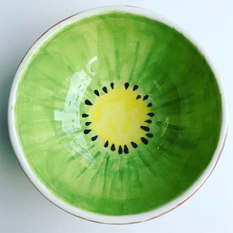 Kiwi Pottery Bowl, Kiwi Pottery Painting, Clay Fruit Bowl, Kiwi Bowl, Clay Cafe, Falmouth Cornwall, Diy Pottery Painting, Ceramic Fruit Bowl, Pottery Inspo