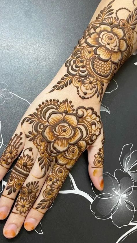 Beautiful Mehndi Designs, Front Mehndi Design, Khafif Mehndi Design, Floral Henna Designs, Legs Mehndi Design, Very Simple Mehndi Designs, Simple Mehndi Designs Fingers, Engagement Mehndi Designs, Mehndi Designs Front Hand