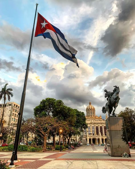 Cuban Aesthetic, Cuba Aesthetic, Cuba Pictures, Cuba Street, Cuba Photos, Cuban Culture, Caribbean Culture, Travel House, Porto Rico