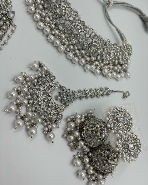 Silver bridal set 💎 Calgary, Alberta 🇨🇦 In person and video call appointments available • To place an order DM/text or WhatsApp us with a picture of the piece >> 📱 • we offer a wide variety of Indian jewelry and we also provide wedding accessories for rent Jago, Mayian fatti, Mayiaan chunni etc •Canada 🇨🇦, USA 🇺🇸 shipping available! Free shipping on $150+ #yyc #elegantbydeep #calgary #bridaljewellery #bridalrental #yycrentals #calgaryinfluencer #vancouverphotography #yycphotography #ca... Vancouver Photography, Appointments Available, Calgary Alberta, Video Call, Bridal Set, Bridal Sets, Calgary, Indian Jewelry, Wedding Accessories