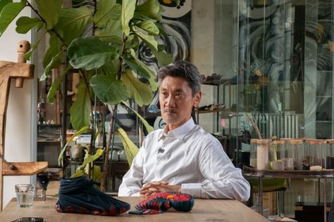 Collater.al had a chat with Masaya Hashimoto, designer of Furoshiki, the Vibram shoe that won the Compasso d'Oro in 2018. L'articolo Turning a dream into a Compasso d’Oro, the story of Vibram Furoshiki sembra essere il primo su Collateral. Vibram Furoshiki, Seung Ah, European Shoes, Fostering Children, Retro Chic, A Dream, Instagram Followers, The Fosters, Turning