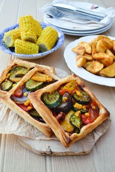 An Easy Mediterranean Tart from @tinnedtoms that will feed a family of four for less than £7 with sides. #poweroffrozen @IcelandFoods www.tinnedtomatoes.com Mediterranean Tart, Picnic Dessert Recipes, Vegan Picnic Food, Vegetarian Picnic, Vegan Picnic, Vegetarian Recipes For Beginners, Snacks Vegan, Picnic Recipes, Vegan Christmas Recipes