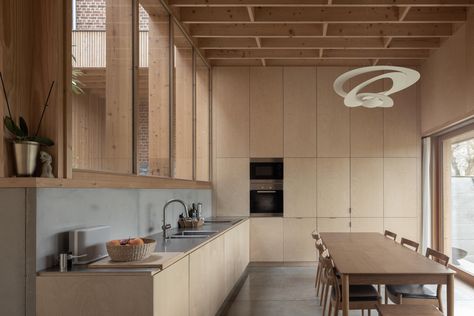 LRARCHITECTES, Nicolas da Silva Lucas · Dining room with a patio · Divisare Unconventional Kitchen, Cabinet Detailing, Arch Interior, Built In Furniture, Santa Rita, Minimal Home, Space Architecture, Facade Architecture, Sustainable Architecture