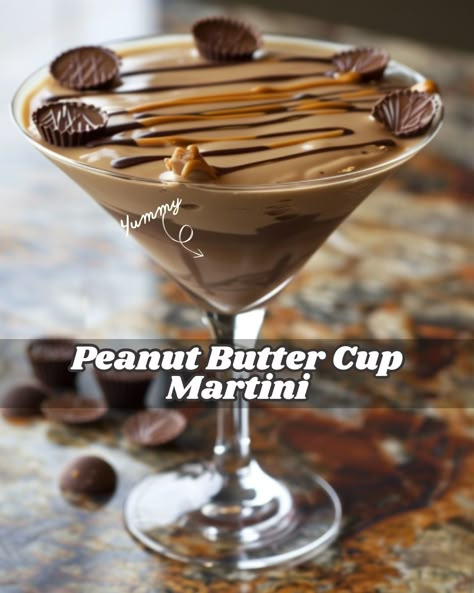 Peanut Butter Cup Martini Recipe, Peanut Butter Martini, Peanut Butter Cup Martini, Classic White Russian Recipe, Strawberry Martini, Chill Mix, Desserts In A Glass, Chocolate Martini, Dairy Free Cream