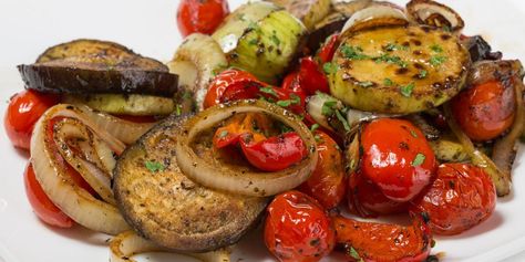 Argentinian Vegetable Recipes, Argentinian Recipes, Veggie Platter, Argentinian Food, Chimichurri Recipe, Grilled Food, Vegetable Platter, Carbohydrate Diet, Low Carbohydrate Diet