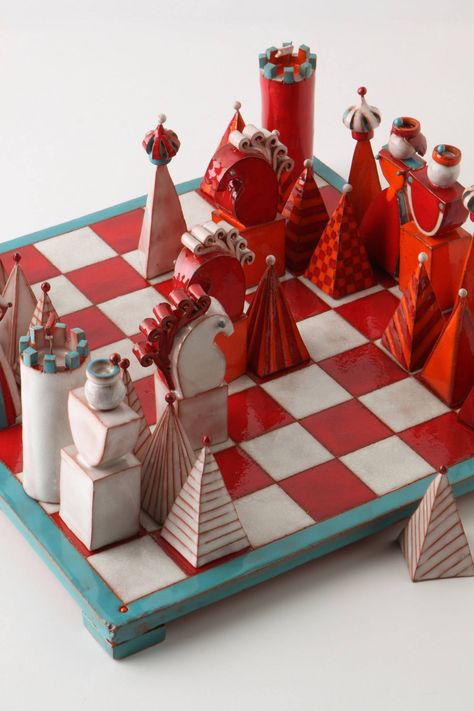 Pottery Games, Chess Set Unique, Sculptures Céramiques, Kings Game, Keramik Design, Wooden Chess, Chess Game, Chess Pieces, Game Pieces