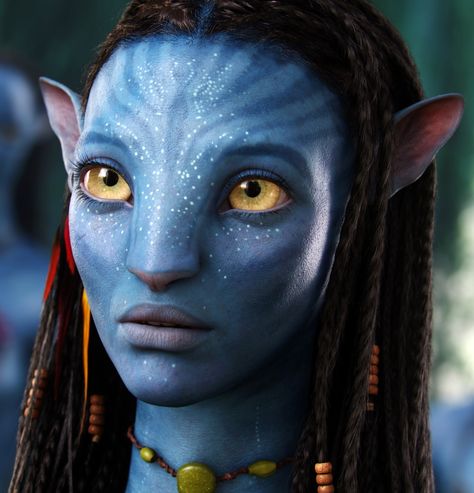 Neytiri(Avatar) played by Zoe Saldana Halloween Maquillage, Avatar Makeup, Avatar Halloween, Avatar Film, Avatar Face, Avatar James Cameron, Make Avatar, Avatar Films, Wallpaper Iphone Lucu