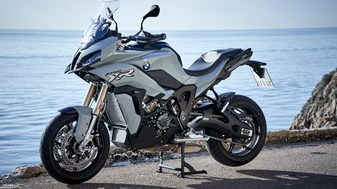 Bmw Motorcycle Adventure, Bmw S1000xr, Victory Cross Country, Tourer Motorcycles, Touring Motorcycles, Bmw Sport, Bicycle Trailer, Bike Photography, Bmw S