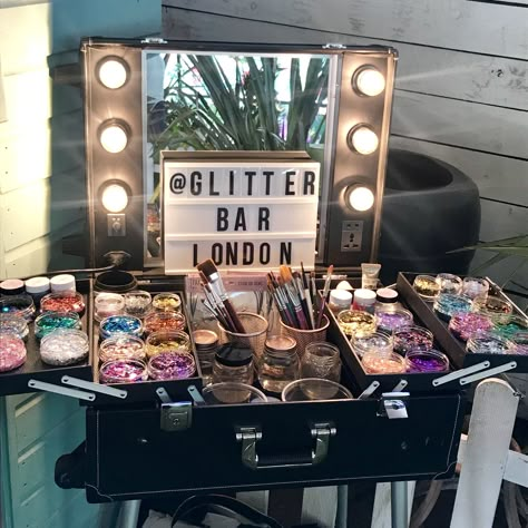 Ibiza White Party, Glitter Bar Ideas, Face Paint Booth, Glitter Station, Festival Themed Party, Coachella Party, Glitter Bar, Night Bar, Paint Booth