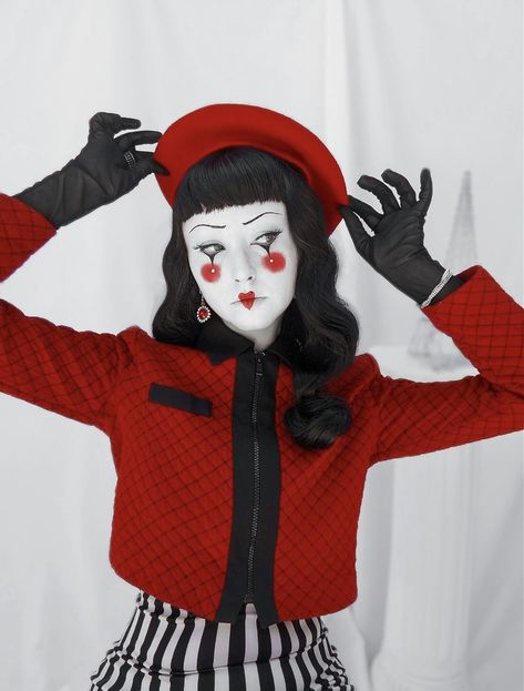 @ ducktrees on Instagram. Mime makeup, mime fashion, clowncore aesthetic, clown makeup, Paris mime, tim Burton Mime Outfits Costume Ideas, Mime Aesthetic Fashion, Red Clown Outfit, Female Mime Makeup, Female Mime Costume, Mime Costume Aesthetic, French Mime Aesthetic, Scary Mime Costume, Mime Makeup Aesthetic