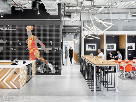 Nike Ups Its Street Cred in NYC With a New Office by Studios Architecture Nike Office, Air Lounge, Workspace Ideas, Sports Office, Interior Kantor, Built In Banquette, Studios Architecture, Tile Mosaic, Reception Area