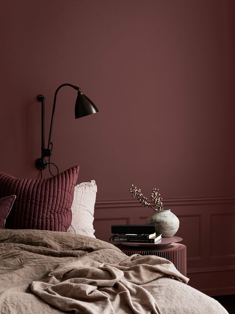 Maroon Bedroom, Mauve Bedroom, Burgundy Room, Burgundy Bedroom, Burgundy Living Room, Burgundy Walls, Jotun Lady, Dark Bedroom, Hotel Room Design