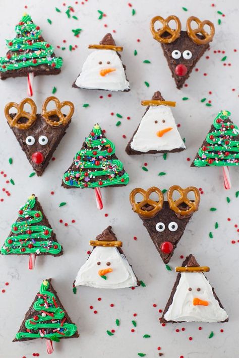 Brownie Christmas Trees, Kersfees Koekies, Christmas Bake Sale, Christmas Tree Cake Pops, Reindeer Brownies, Brownie Christmas, Tree Brownies, Nursery Projects, Brownie Vegan