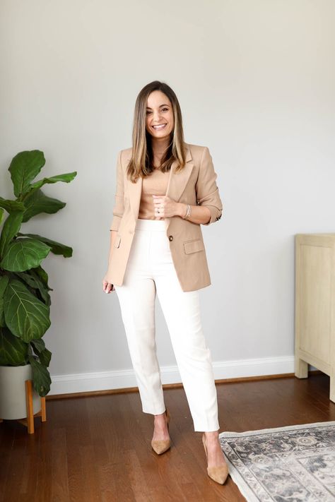 Lawyer Outfits Women, Brown Blazer Outfit, Lawyer Outfits, Workwear Capsule, Neutral Outfits, Lawyer Outfit, Navy Outfit, Beige Outfit, Summer Work Outfits