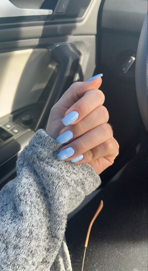 Periwinkle blue snowflake acrylic manicure nails Pale Blue Nails With Snowflakes, Blue And Snowflake Nails, January Nails Snowflake, Pale Blue Winter Nails, Blue Nails Winter 2023, Blue Winter Nail Designs Simple, Winter Blue Nails Gel, Winter Nails Inspiration 2023, January Nails Aesthetic