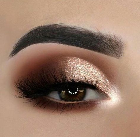 Rose Gold Eye Makeup, Diy Wedding Makeup, Make Up Designs, Party Make-up, Party Makeup Looks, Wedding Makeup For Brown Eyes, Gold Eye Makeup, Prom Makeup Looks, Gold Eyeshadow