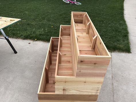 How to Build a Tiered Garden Planter Box | Chris Loves Julia | Bloglovin’ Tiered Garden Bed, Potager Palettes, Gemüseanbau In Kübeln, Planter Box Plans, Tiered Planter, Jardim Diy, Vegetable Garden Raised Beds, Building A Raised Garden, Garden Planter Boxes