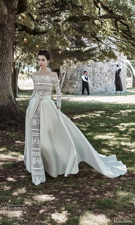 Gender Fluid Wedding Dress, Wedding Dress Turns Into Jumpsuit, Overal Bride Dress, Catsuit Wedding Dress, Wedding Jumpsuit With Overskirt, Wedding Dress With Pants Underneath, Wedding Pantsuit With Detachable Skirt, Black Wedding Pantsuit The Bride, Wedding Dresses With Pants