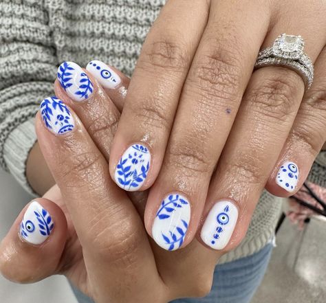 Nail Designs For Italy Trip, Vacation Nails Blue And White, Sicilian Nail Art, Delft Nail Art, Nails For Greek Holiday, Santorini Inspired Nails, Mediterranean Nails Designs, Mediterranean Nail Ideas, Greek Vacation Nails