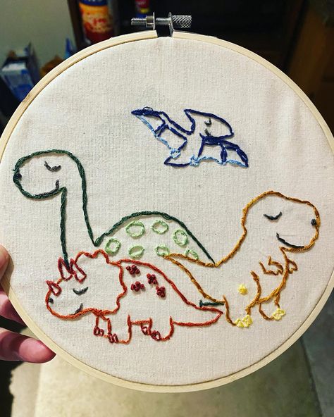 Dinasour Embroidery Easy, Dinosaur Hand Embroidery, Dinosaur Embroidery Design, Triceratops Embroidery, Dinosaur Embroidery Pattern, Embroidered Sweatshirt Diy, Dino Embroidery, Dinosaur Embroidery, Abstract Embroidery