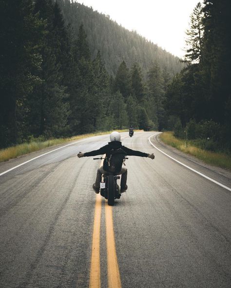 Cafe Racer Moto, Biker Photography, Insta Reels, Motorcycle Photography, Life On The Road, Biker Lifestyle, Off Road Motorcycle, Street Racing Cars, Wild Heart