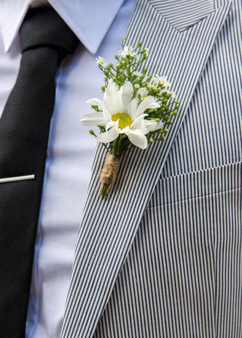 White and Green Daisy and Baby's Breath Boutonniere Daisy Boutonniere, Daisy Wedding Flowers, Flowers Black And White, Green Daisy, Daisy Wedding, Daisy Bouquet, Babies Breath, Prom Flowers, Spring Wedding Flowers