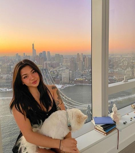 Nyc Apartment Aesthetic, Mai Pham, College Fits, Celebrity Singers, Nyc Life, New York Life, New Year New Me, Women Motivation, Dream Lifestyle