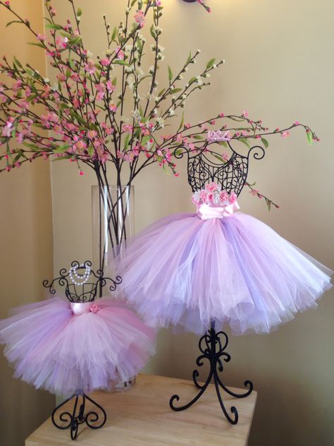 Ballet Centerpieces Ideas, Mannequin Centerpiece, Coquette Crafts, Paris Room Decor, Tutu Centerpieces, Champagne Balloons, Paris Theme Party, Dancer Dress, Sewing Room Decor