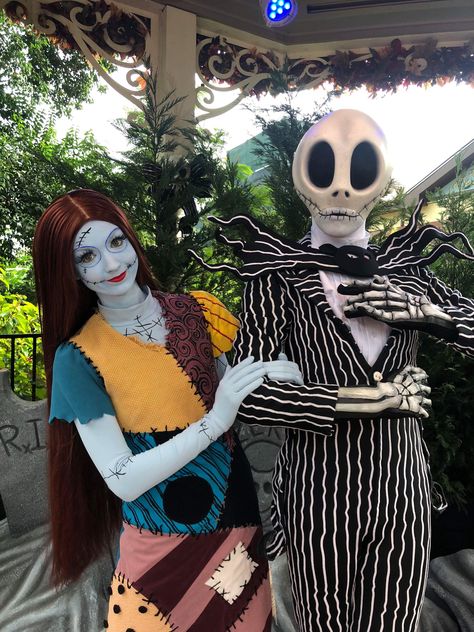 "This is Halloween!" The Nightmare Before Christmas --- Jack Skellington and Sally at Magic Kingdom for MNSSHP Disney Jack Skellington, Jack Y Sally Disfraz, Sally And Jack Costume, The Nightmare Before Christmas Costumes, Jack Skellington And Sally Costume, Jack Skellington Outfit, Jack And Sally Costume Couple, Jack And Sally Costumes, Jack And Sally Halloween