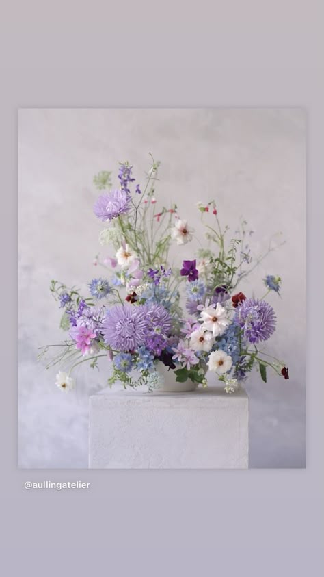 Purple Green Flower Arrangement, Lavender And White Floral Arrangements, Lilac Floral Arrangements, Lilac Flower Arrangements, Wedding Color Schemes Spring, Purple And Green Wedding, White Floral Arrangements, Bridal Shower Inspo, Beautiful Morning Messages