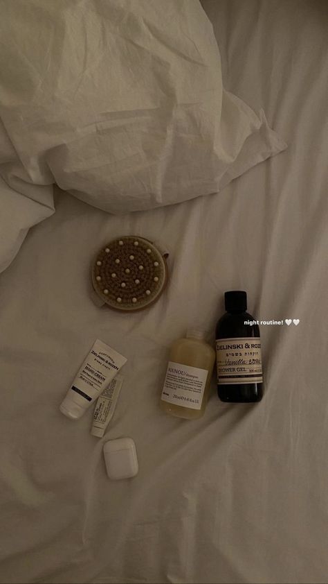 Night Care Routine, Minimalist Skincare, Easy Coffee Recipes, Night Care, Evening Routine, Instagram My Story, Instagram Time, Pretty Skin, Classy Photography