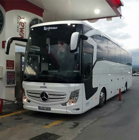 Mercedes benz travego Mercedes Bus Luxury, Mercedes Benz Bus, Mercedes Bus, Luxury Rv Living, Best Electric Car, Bus Living, Transport Truck, New Luxury Cars, Luxury Rv