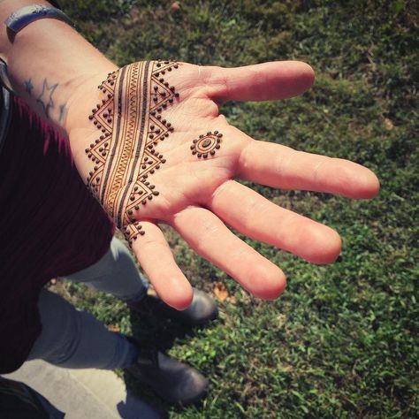 Mehndi by Bridgette Bartlett. Men Henna Tattoo, Simple Henna Patterns, Henna Crown, Mehndi Designs Finger, Henna Hand Designs, Small Henna Designs, Moroccan Henna, Henna Inspiration, Henna Designs For Men